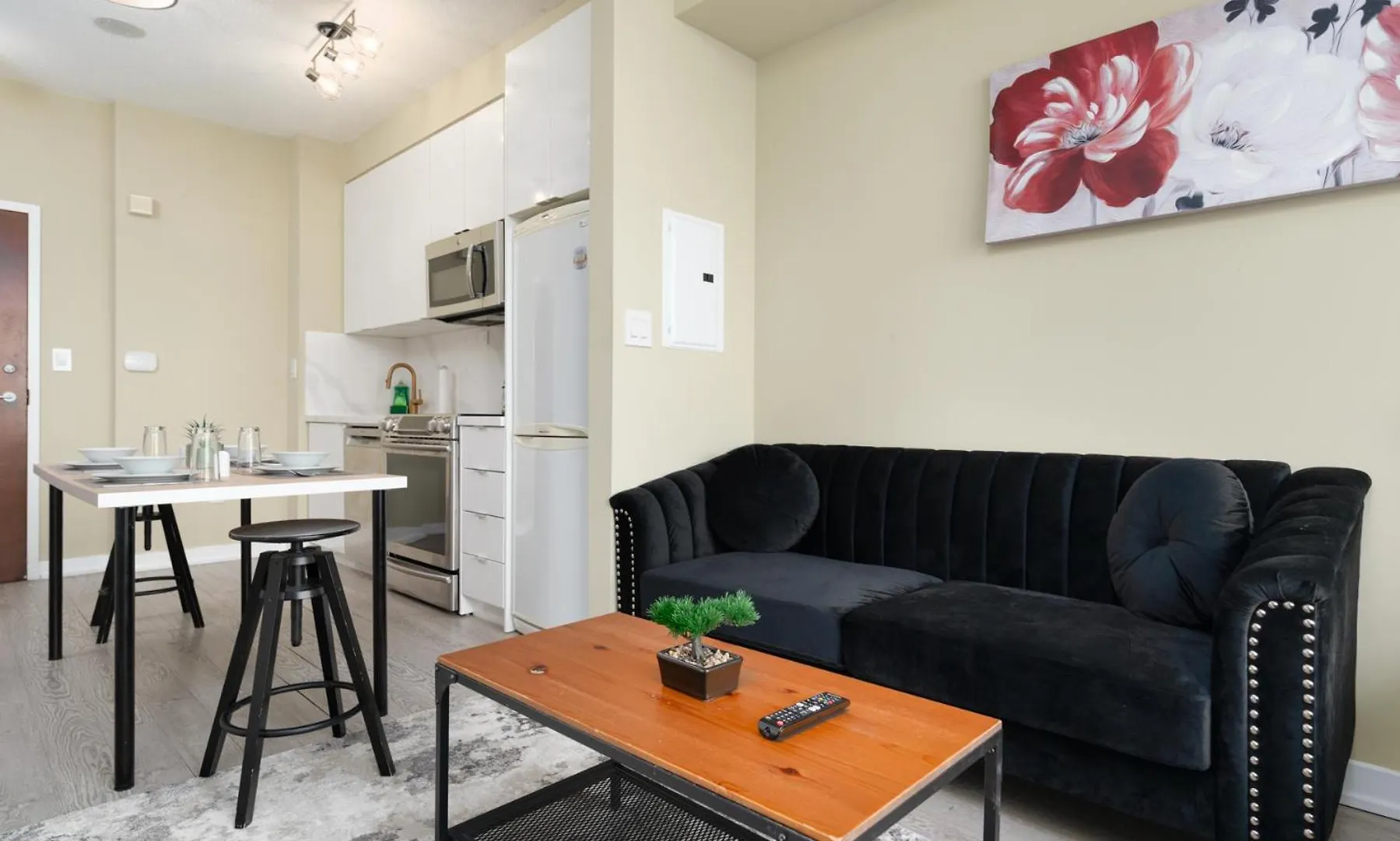 Iceboat Suites Toronto
