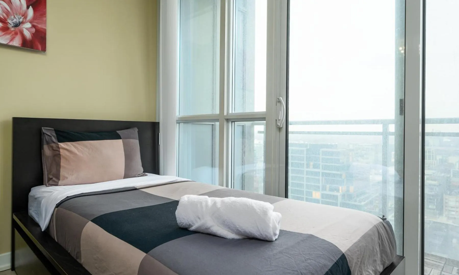 Hotel Iceboat Suites Toronto
